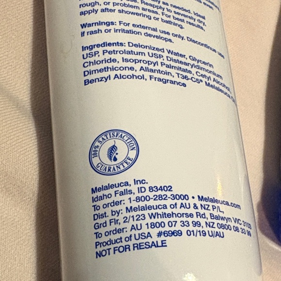 2 Renew Intensive Skin Therapy Moisturizing Lotion - Blue and White - Picture 3 of 4